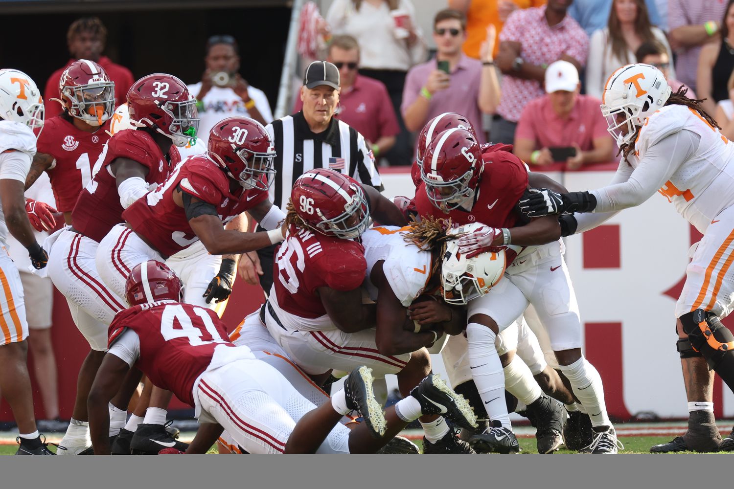 Tim Keenan III (96) vs. Tennessee